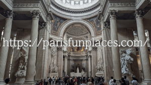 Panthéonは、Maubert - Mutualité駅、Cardinal Lemoine駅からアクセス可能です。