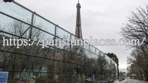 Musée du quai Branly - Jacques Chirac（ケ・ブランリ美術館）とエッフェル塔。